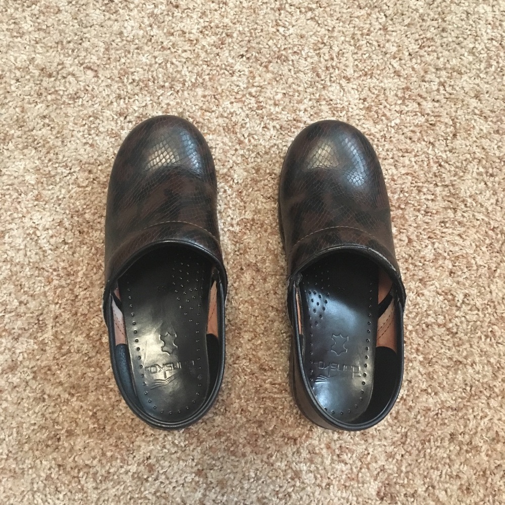 dansko clogs